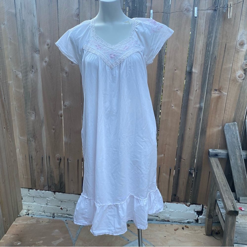 LA CERA 100% Cotton Short Sleeve Embroidered Gown size small